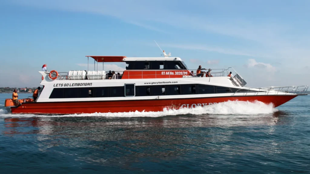Glory Fast Boat cruising across the ocean on Bali to Nusa Lembongan fast boat route