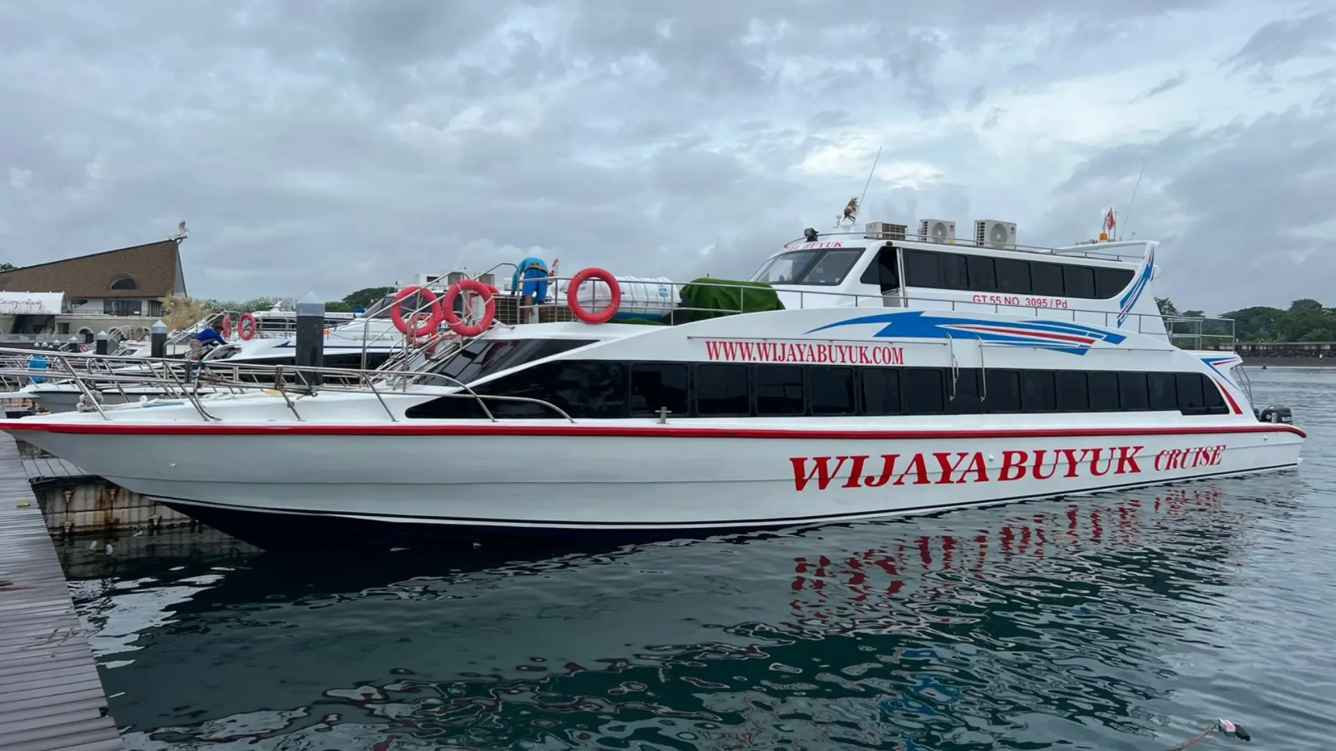 Bali to Gili Fast Boat - Gili Direct: Your Trusted Booking Platform for Speedboat Transfers to Gili Islands, Lombok, and Nusa Penida.